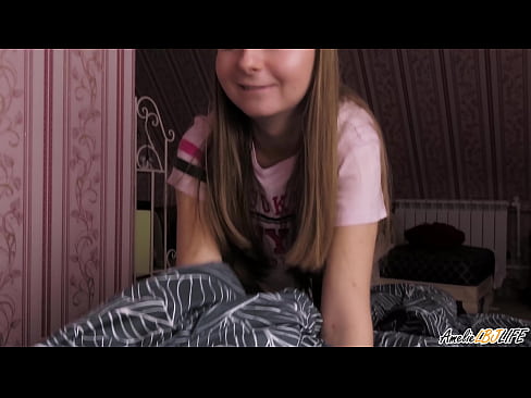 ❤️ Blondie nqus nws BFF qhov tob thiab tau Cum hauv nws lub qhov ncauj Sluts ntawm peb Ib ❤
